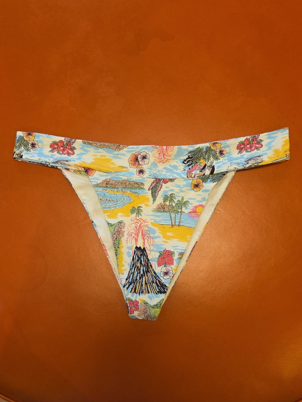 Frankie's Bikinis Bottom Hawaii Aloha Floral Volcano Size XL NWOT